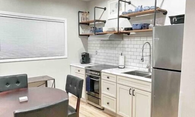 Decatur Casa | Downtown Decatur Pet-Friendly Suite
