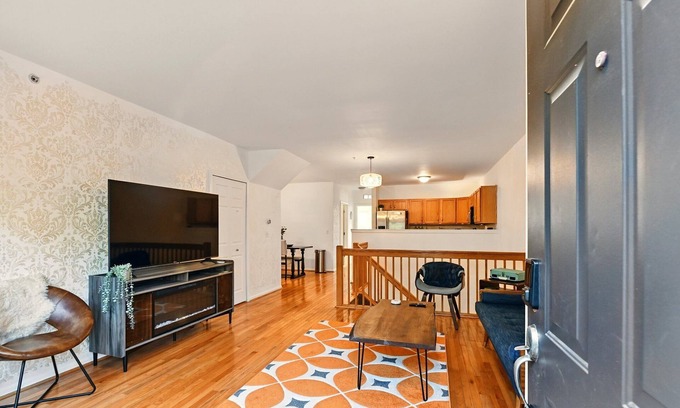 Midtown Condominio | Downtown Detroit Big Cheese Executive Retreat Walk to Stadiums, Concerts & Fox