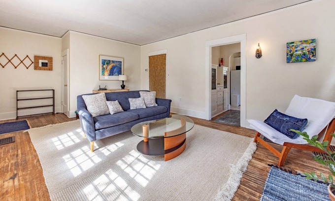 Hood River Casa | Downtown, Dog Friendly, Hood River Cottage, Great location!