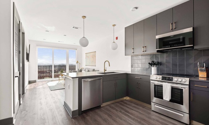 Rolling Mill Hill Condominio | Downtown Dolly - 6 blocks to Broadway!