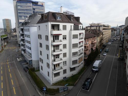 Oerlikon Apartamento | Downtown Dream 3,5BR with Balcony and Style BA22
