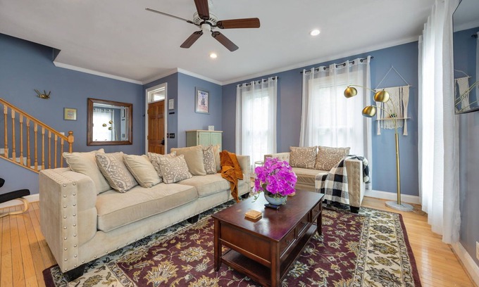 Germantown Casa | Chic Downtown 3BR Sleeps 10 Perfect for Groups