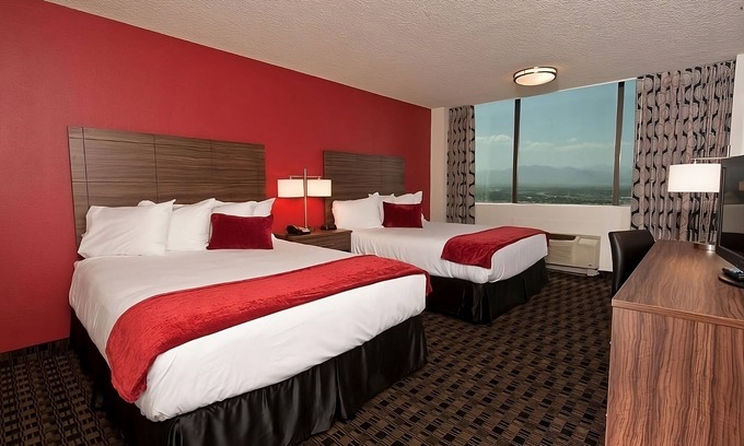 Downtown Las Vegas Casa | Downtown Escape! 4 Great Units, Casino, FREE Parking, Nightly Entertainment!