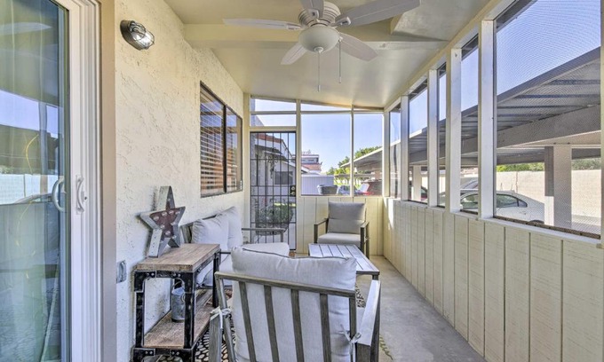 Gilbert Apartamento | Downtown Gilbert Condo with Screened Porch!