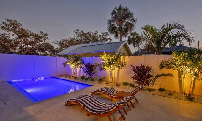 Gulfport Apartamento | Downtown-Gulfport/Cooled Pool
