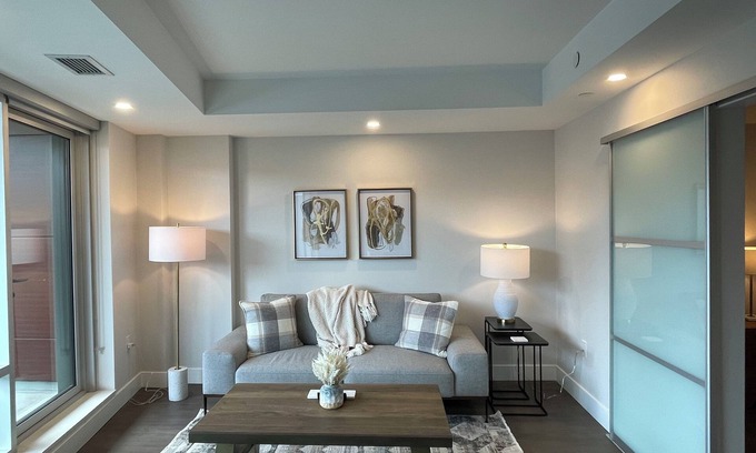 Downtown Halifax Apartamento | Downtown Halifax, Bright, Modern and Spotless, 1 Bedroom with A/C