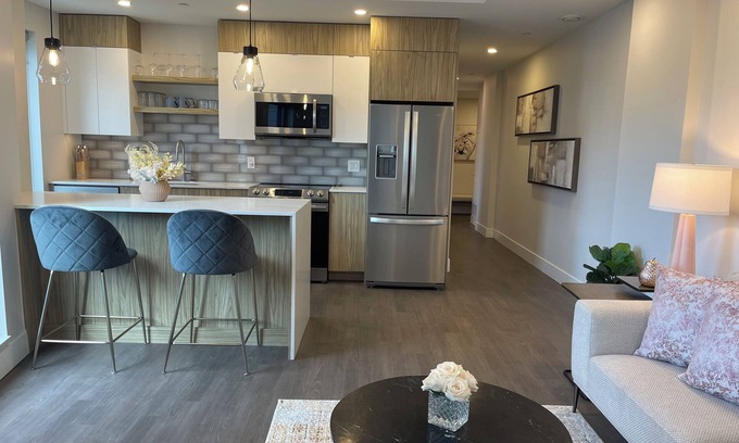 Downtown Halifax Apartamento | Downtown Halifax, spotless & modern 2 BR, 2 BATH in the heart of it all.