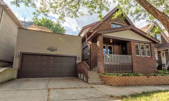 Lower East Side Casa | Downtown home w/ rooftop patio - walk everywhere!