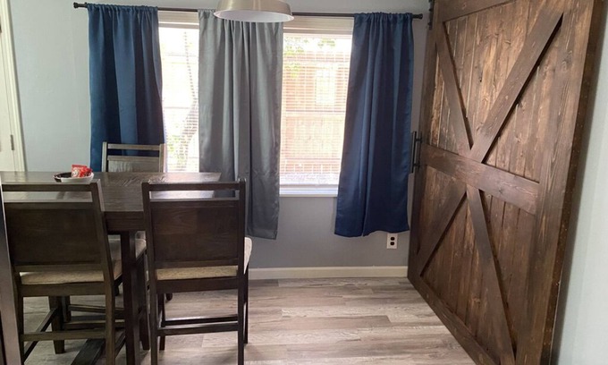 Redmond Casa | Downtown Hub - Dog Friendly