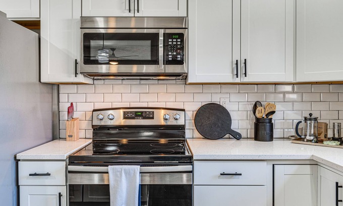 Fountain Square Cabaña | Downtown Indianapolis Home ~ 3 Mi to Canal Walk!