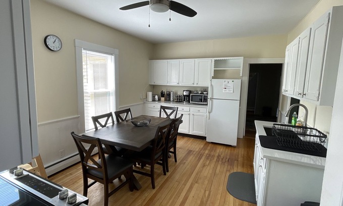Ipswich Apartamento | Downtown Ipswich apt, first floor!!!