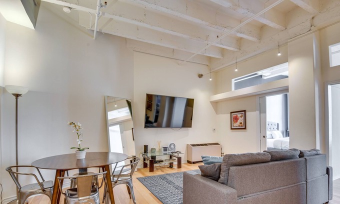 Historic Core Condominio | Downtown Los Angeles Condo w/ Shared Rooftop Pool!