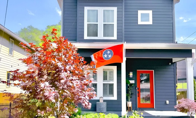 Salemtown Casa | Downtown Luxury - 1.6m Walk to Downtown Nash!