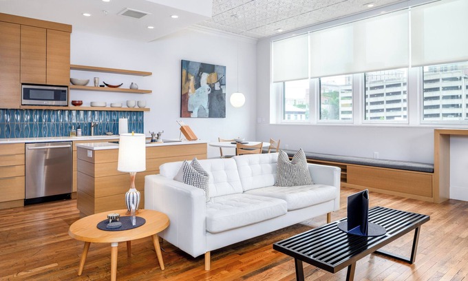 Downtown Asheville Apartamento | The Sinclair: 202: LUJO URBANO MODERNO: UNA NUEVA residencia contemporánea de calidad
