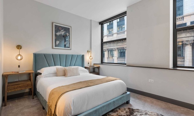 Downtown Chicago Apartamento | Apartment in The Loop: Great Amenities, Near Shops