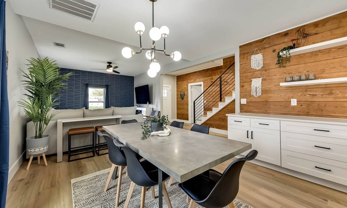 McKinney Casa | Downtown McKinney Modernized Historical home