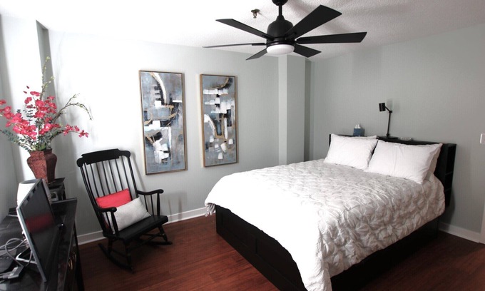 Winston - Salem Condominio | Downtown Oasis Central to Everything WInston