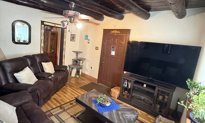 Sawmill Area Casa | Downtown, Old Town, Sawmill, 2-bedroom home in ABQ, additional parking available