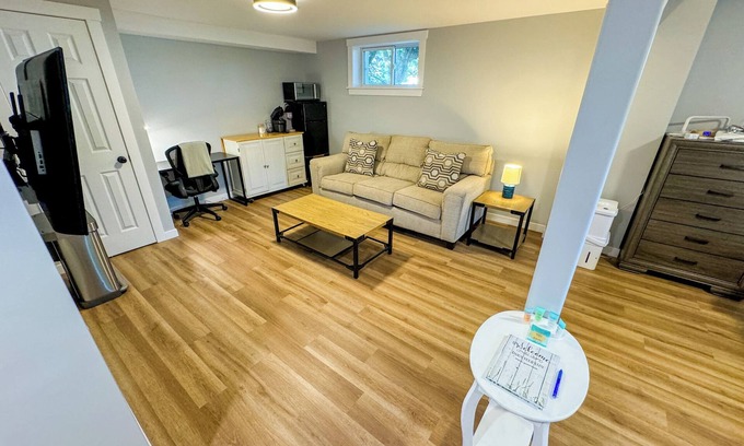 Charlottetown Apartamento | Downtown-Parking-King-WiFi7-Self-Check-In