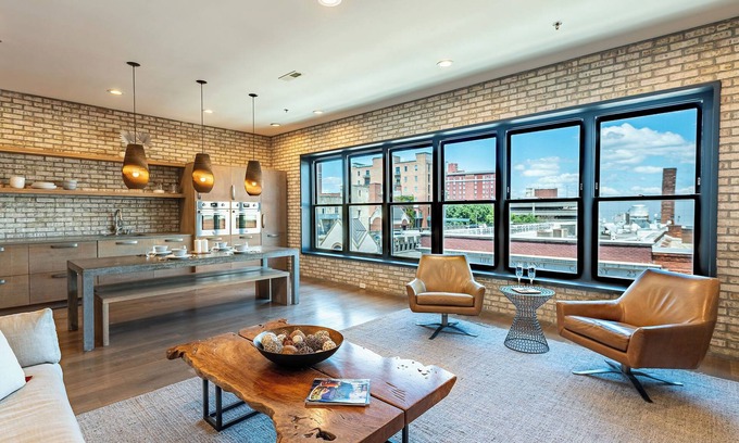 Downtown Asheville Condominio | Downtown Penthouse✨ City Views + Pet-Friendly + Inc. Biltmore Pass