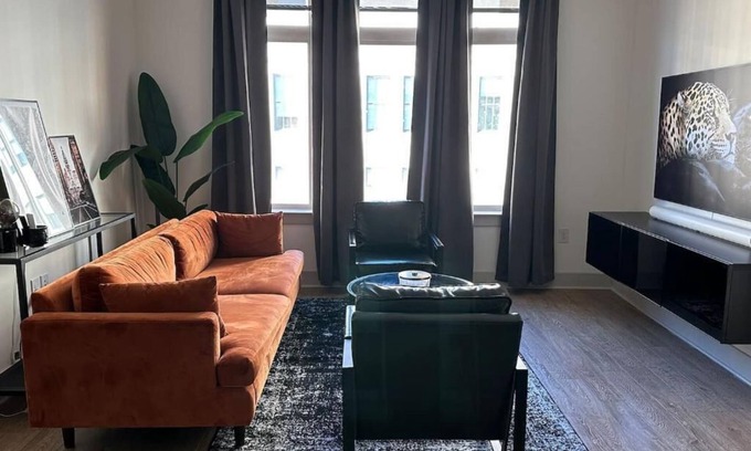 Logan Square Apartamento | Downtown Philly, Luxury Condo