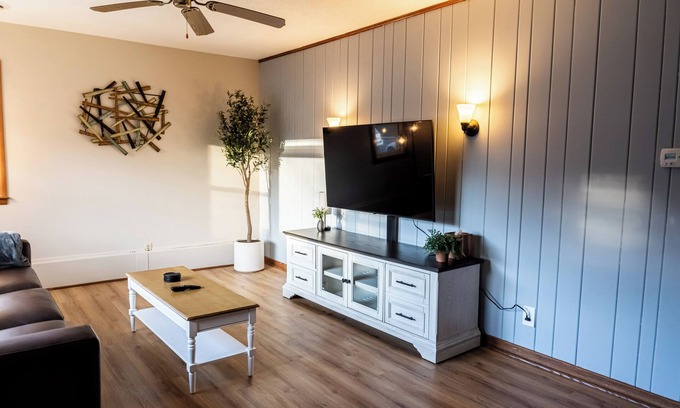 Rochester Casa | Downtown rambler. 2 bed, 1 bath, office & fence.