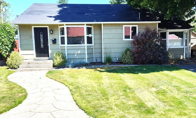 Coeur d'Alene Casa | Downtown Sanders Beach Bungalow-