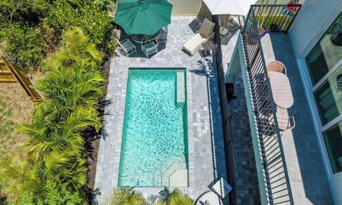 Central Sarasota Casa | Downtown Sarasota w/Saltwater Pool + Hot Tub