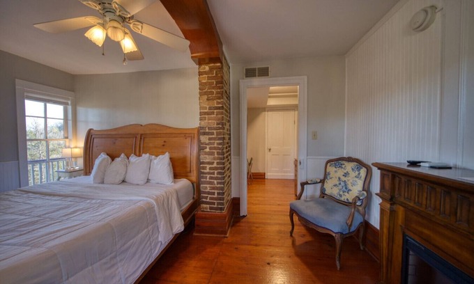 Eureka Springs Historic District Casa | Downtown Secret Garden Piedmont