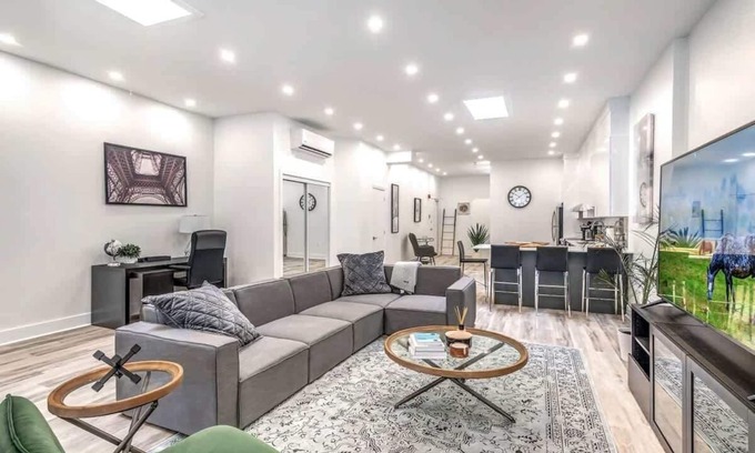 Downtown Montreal Apartamento | Downtown| Spacious 5 Beds |5 min Bell Centre