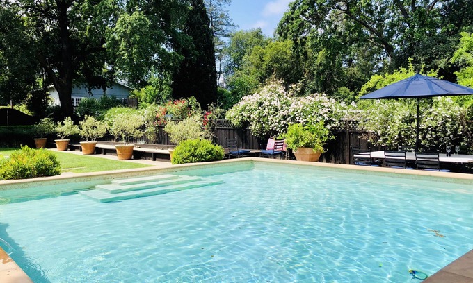 St. Helena Casa | Downtown St. Retiro de Helena con piscina, bochas y privacidad. Permiso # PL19012