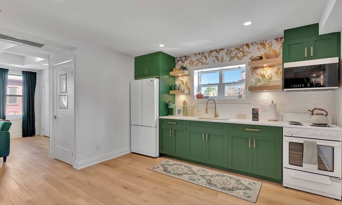 Stratford Apartamento | Downtown Stratford’s Luxury 2 BDR Suite with Kitchen *BRAND NEW*