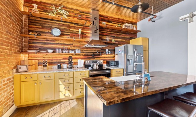 Perryville Apartamento | Downtown Urban Loft above Restaurants #5