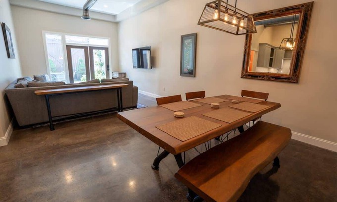 Roanoke Apartamento | Downtown Urban Retreat~ 6 Beds ~Perfect for Groups
