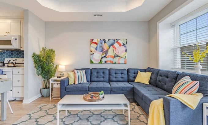 Lewes Condominio | Downtown * Walk to the Beach * Free Bikes