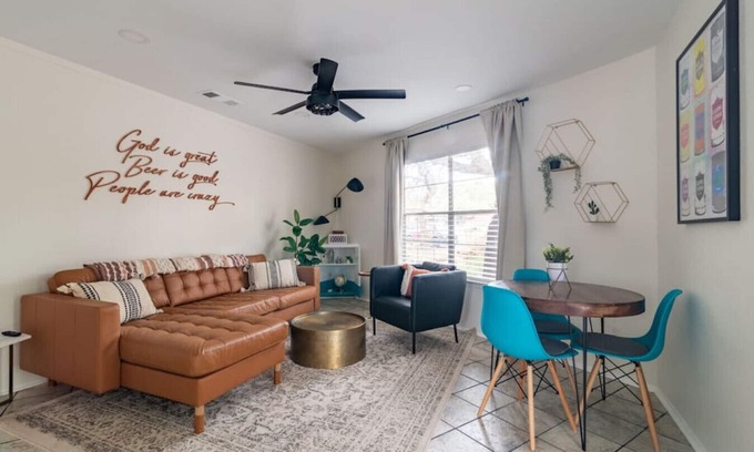 Wimberley Casa | Downtown - Walk to Wimberley Square! Lonestar Bungalow @ Beer Ranch Project Inn