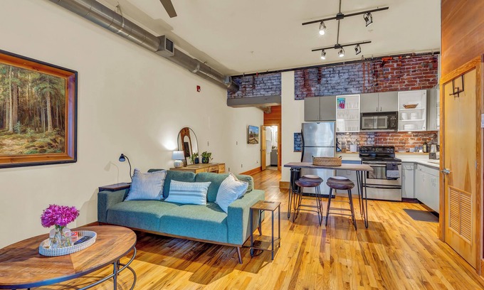 Old City Apartamento | Downtown Zen Den, Comfort and convenience in downtown Knoxville