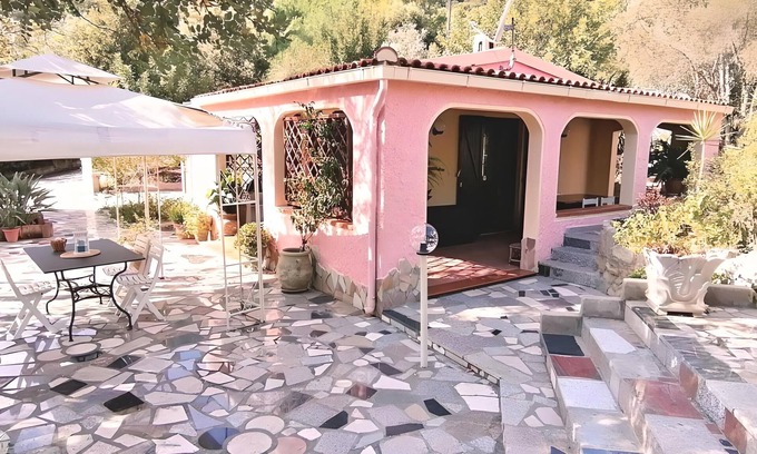 Villaggio delle Mimose Casa | DOXINA - BeLocations House surrounded by nature