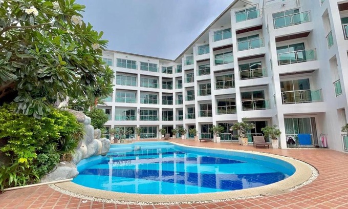 Jomtien Hotel | Dragon Beach Resort , Jomtien Beach Pattaya