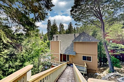 Blue Jay Casa | Dragon's Lair