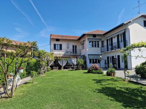 Angera Apartamento | Dragonfly Appartamento Blu