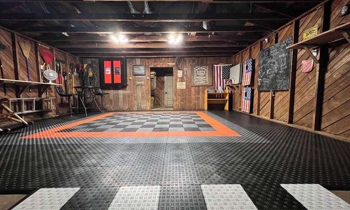 Robbinsville Casa | Dragons Lair - motorcycle friendly, all paved roads, lockable garage, no incline
