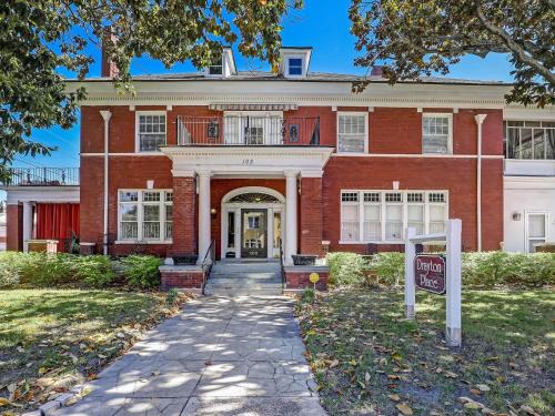 Thomas Square Casa | Drayton Place Estate