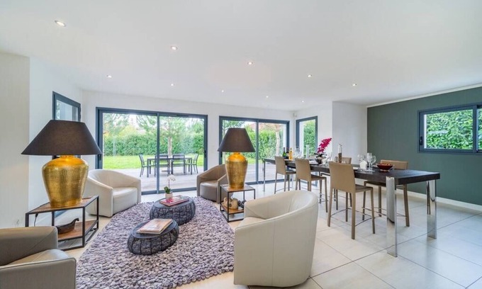 Veigy-Foncenex Casa | Dream 5BD Villa for Families / Geneva Centre 14KM