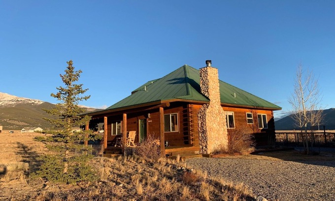 Buena Vista Cabina | Dream cabin w/ stunning views near hot springs & town!