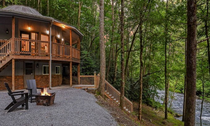Townsend Casa | Dream Catcher (1-Bedroom Home) - Pets Allowed by RedAwning