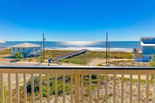 East End Casa | Dream Chaser-Private Pool-Pet Friendly-Directly across from boardwalk to beach