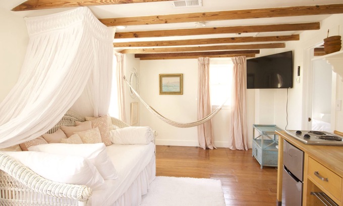 Indian Beach Sapphire Shores Cabaña | Dream Cottage Near Ocean