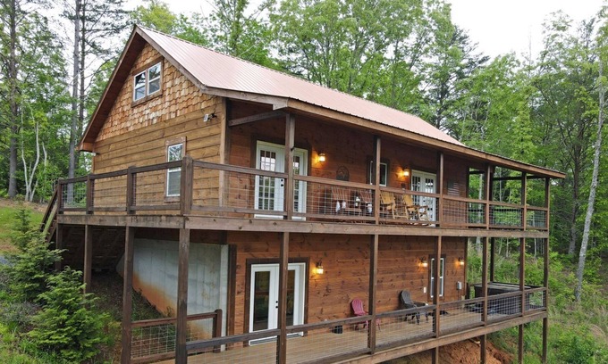 Copperhill Casa | Dream Hideaway Cabin Rental 4br/2ba, hot tub, wifi, pool table