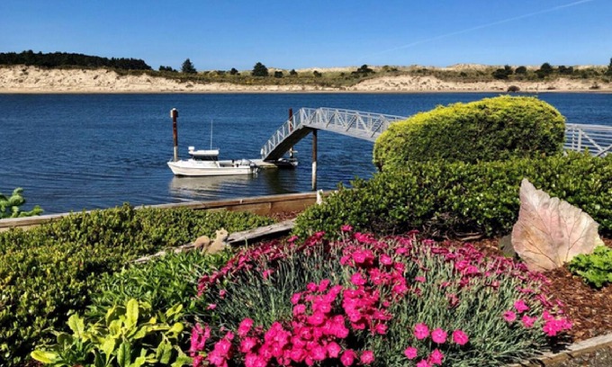 Florence Casa | Dream Home in a bit of paradise with private dock.